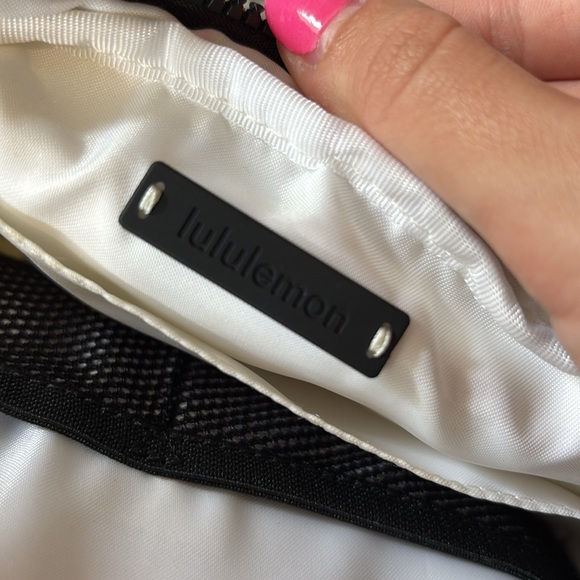 lululemon take it on belt bag - Picture 9 of 9